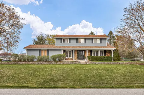 1910 S Park Wood, New Berlin, WI 53151