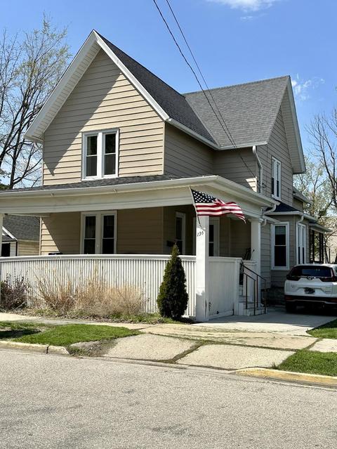 136 E Park, Waukesha, WI 53186