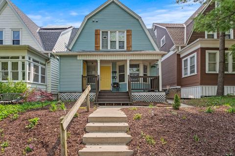 2738 N Bartlett, Milwaukee, WI 53211