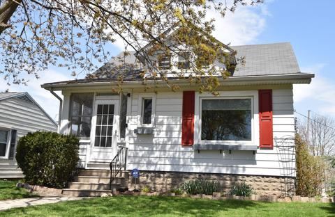 226 W Roberta, Waukesha, WI 53186