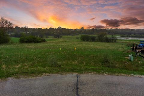 s54w30275 Spring Brk, Genesee, WI 53149