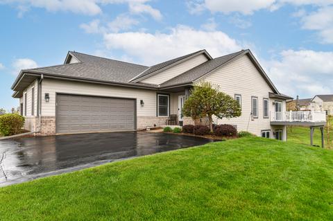 382 Oak Hl, Burlington, WI 53105