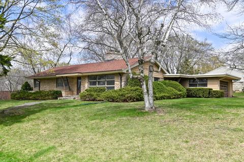 930 E Glencoe, Bayside, WI 53217 photo 1
