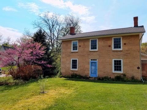 412 Pine, Mineral Point, WI 53565
