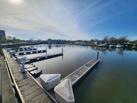 51 Gaslight Pointe Marina #51, Racine, WI 53403