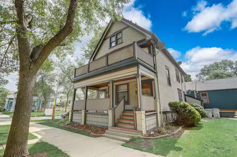 203 W Lloyd #203, Milwaukee, WI 53212