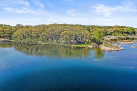 n9099 Bakavi Way, East Troy, WI 53120