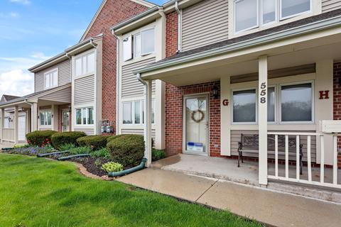 558 Westfield #G, Pewaukee, WI 53072