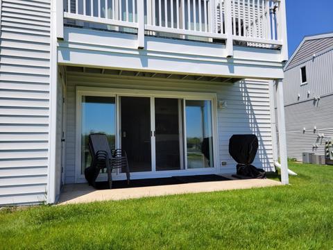1433 S Delavan Clb, Delavan, WI 53115