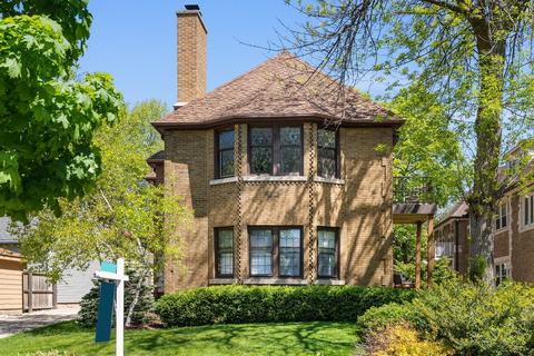 2514 E Marion #UPPER, Shorewood, WI 53211