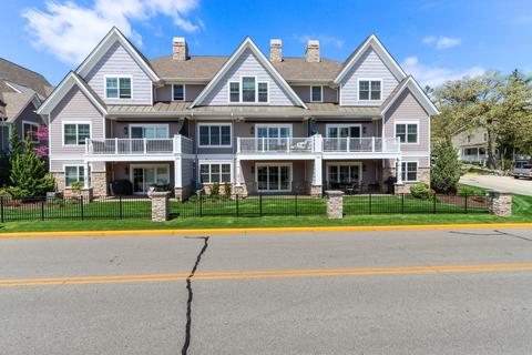 274 Third #5, Fontana, WI 53125