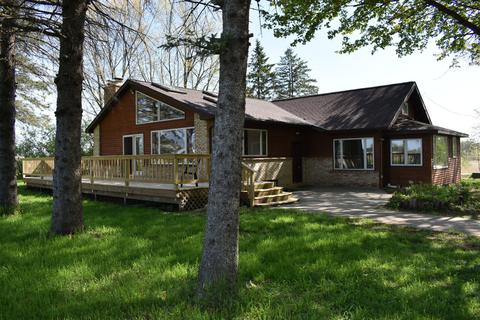 N9301 North Pole, Theresa, WI 53091