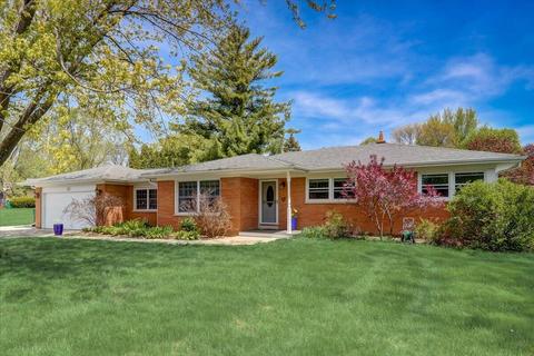 w158n5814 Elmway, Menomonee Falls, WI 53051