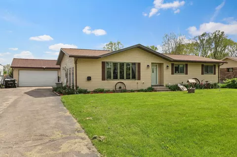 w5159 Strawberry Hill Road, Sugar Creek, WI 53121