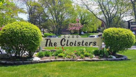 5200 S Tuckaway #145, Greenfield, WI 53221
