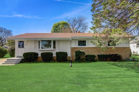 5823 W W Prt, Milwaukee, WI 53223