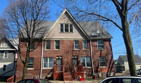 3522 W Sarnow, Milwaukee, WI 53208