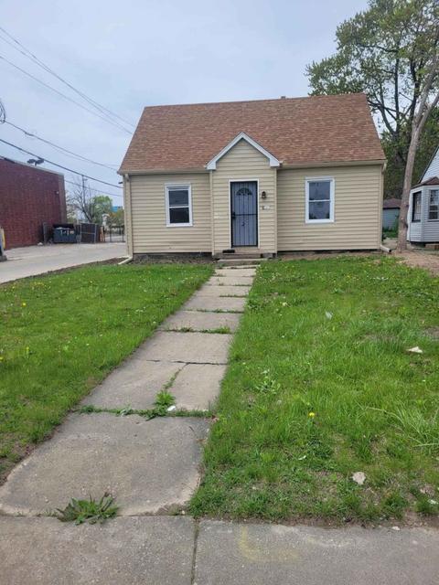 5221 N Teutonia, Milwaukee, WI 53209