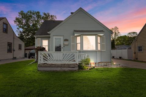 720 S 111th, West Allis, WI 53214