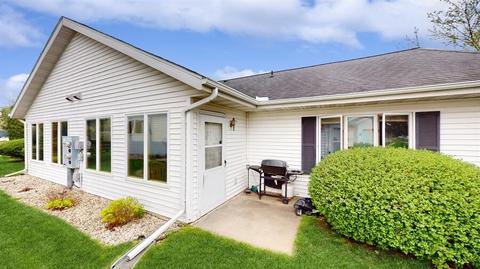614 Westbury, Delavan, WI 53115