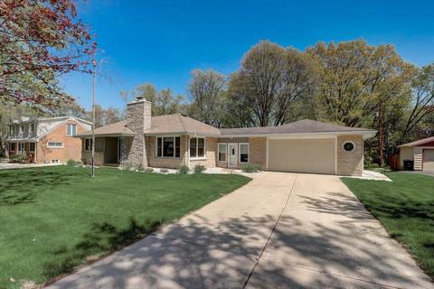 2356 N 118th, Wauwatosa, WI 53226
