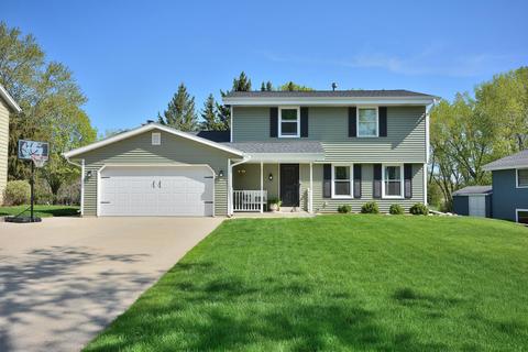 241 Parkview, Pewaukee, WI 53072