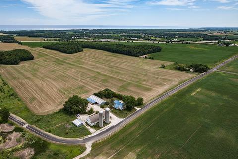 13801 S Fischer Crk, Centerville, WI 53015