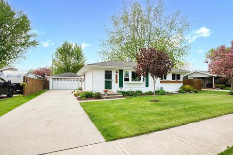 1225 Honeysuckle, Neenah, WI 54956