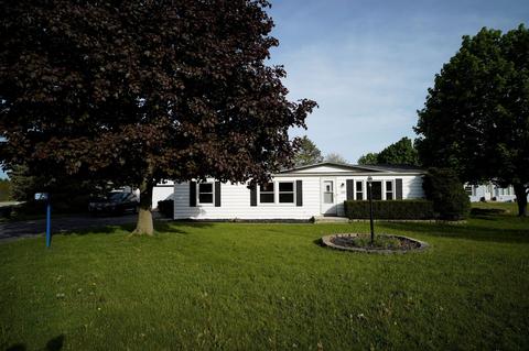 1425 Fairlawn, Burlington, WI 53105