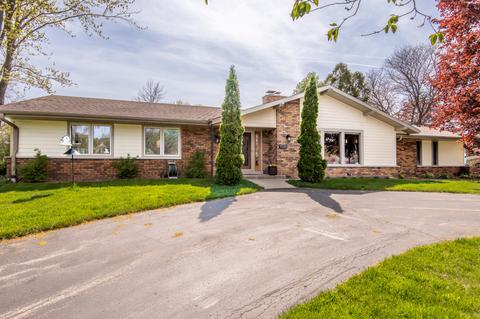 9240 N Fairway, Bayside, WI 53217