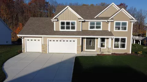 w223n4477 Planetree, Pewaukee, WI 53072