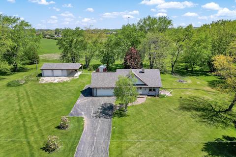 2738 Waukesha, Raymond, WI 53126