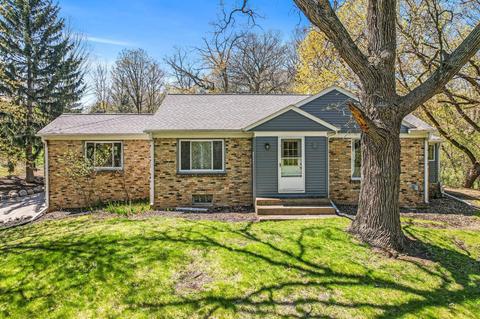 w305n2379 Maple, Delafield, WI 53072