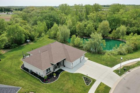 1439 Meadow Wood, Burlington, WI 53105