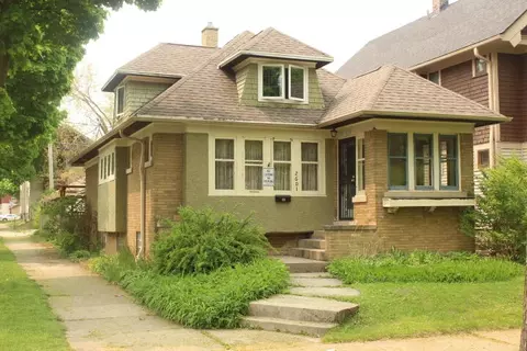 2601 N 49th, Milwaukee, WI 53210