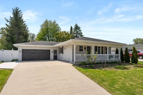 1374 Hubbard, Manitowoc, WI 54220