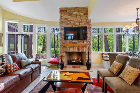 68 Saint Andrews, Fontana, WI 53125