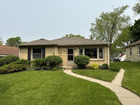 132 W Newhall, Waukesha, WI 53186
