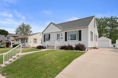 945 Harding, Waukesha, WI 53186