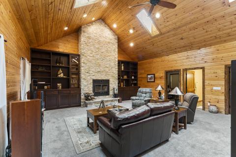 35200 Loland, Waterford, WI 53185