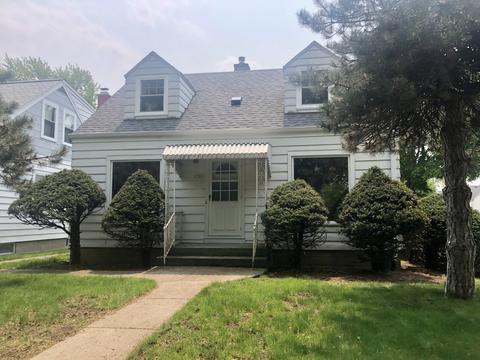 1503 E Saveland, Milwaukee, WI 53207
