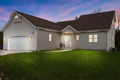 525 Island Vw, Neosho, WI 53059
