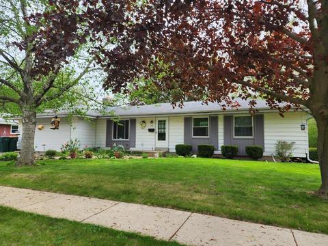 321 Westlawn, Elkhorn, WI 53121