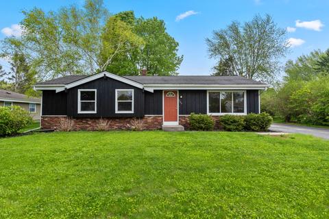 209 W Highland Dr, Grafton, WI 53024