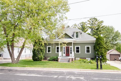 n8336 North Street, Ixonia, WI 53036