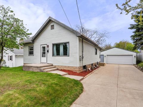 2105 S 10th, Manitowoc, WI 54220