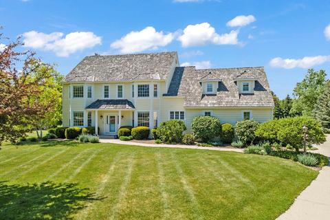 11425 N Carriage, Mequon, WI 53092