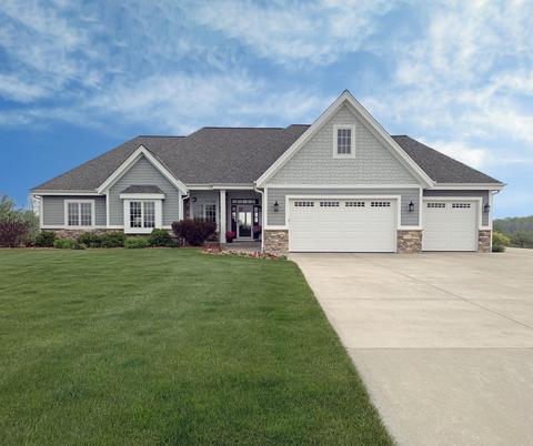 8980 Deer Run, Wayne, WI 53002