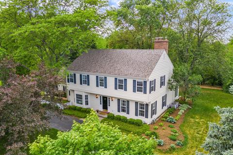 9905 N Lamplighter, Mequon, WI 53092