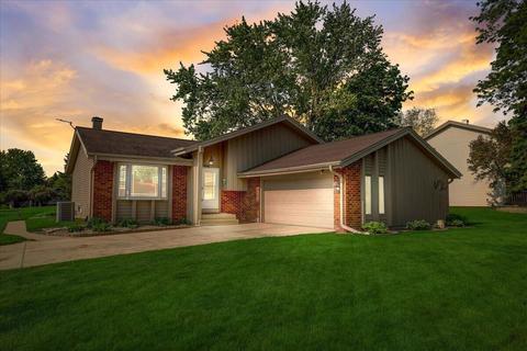 3101 Woodridge, Waukesha, WI 53188